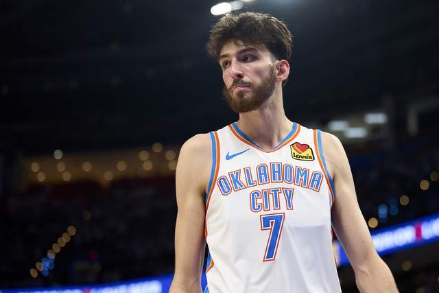 中国男篮传奇球星王治郅入选国际篮联名人堂